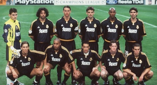 半场：海港0-0柔佛新山，陈威屡献神扑，格劳德尔逃红牌