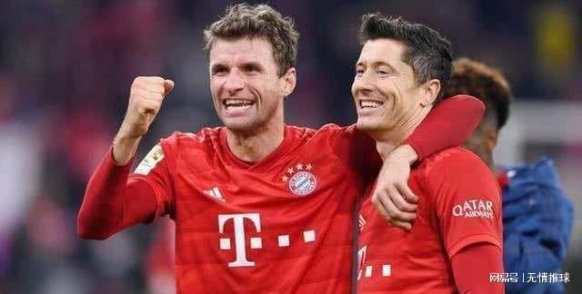 西甲-拉菲尼亚双响德容破门 巴萨5-1马略卡（西甲：拉菲尼亚梅开二度，德容建功，巴萨5-1大胜马略卡）