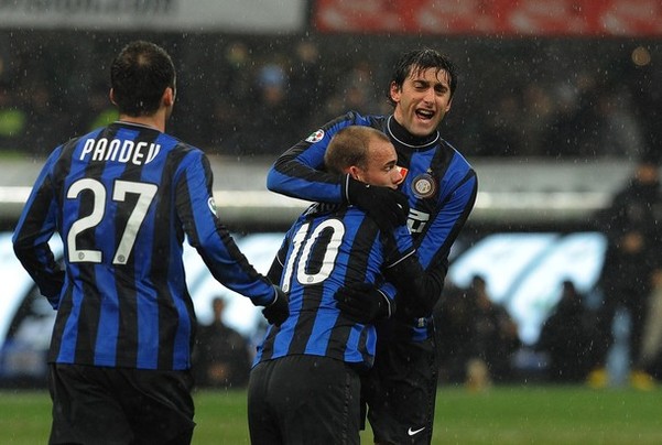 哥本哈根球迷单场向场内投掷83枚烟花，俱乐部被罚15万克朗