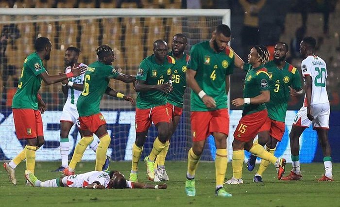 内维尔：顶级联赛中输球是正常现象，阿森纳不应因此慌乱