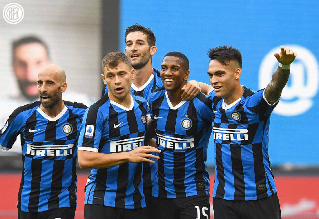 和利物浦一个病情，后防不稳，更衣室失控