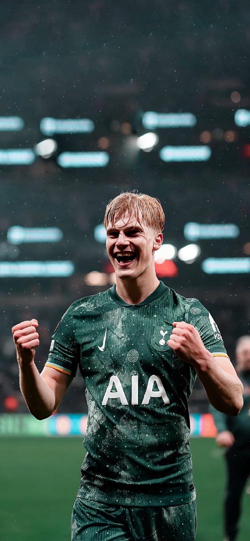 强强对决，拜仁本赛季德甲从未落后，勒沃库森每场都先进球（巅峰对话：拜仁本季德甲未曾落后，勒沃库森场场先拔头筹）