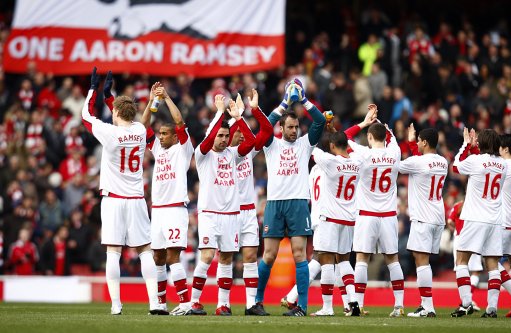 英超前瞻：维拉状态火热冲击10连胜，曼联连续5轮不败多人缺席（英超前瞻：阿斯顿维拉气势如虹剑指十连胜，曼联五轮不败却多人缺阵）