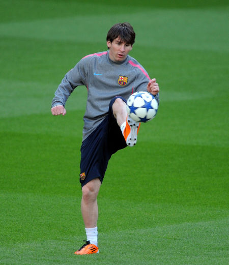 双引擎发力4-1大胜狼队，曼联升至第6：阿莫林终于是露出笑容