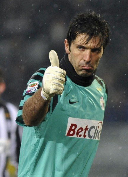 26岁巴西中场天才闪耀意甲，良心价仅4000万欧，4大豪门抢疯了（26岁巴西中场爆红意甲，4000万欧良心价引四大豪门竞逐）